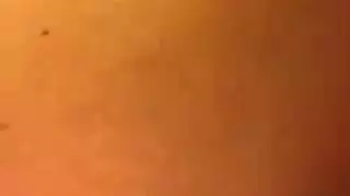 ثديي كاندي كروز الضخمين يهتزان بينما تركب وهي ترتدي ملابس داخلية سوداء