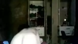 إغراء إباحي: منحنياتها الخطيرة في عرض محموم