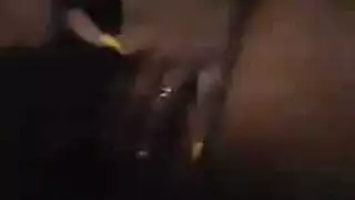 باريس جاي هو التدخين وركوب لعبة الجنس الأسود، بدلا من الدراسة من أجل اختباراتها