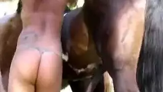 فانتازيا مظلمة مزدوجة: سكس حيوانات قوي صريح