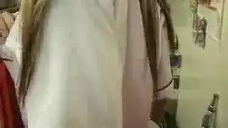 مؤخرة مشعرة تحصل على نيك شرجي عميق وقذر