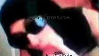 مهارات الفم الحلوة للفتاة العربية في الإباحية الصريحة