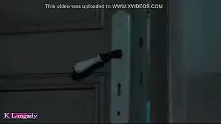 أوجي قبلي في حوض مملوء بالماء دابل بنيترايشن إكس إكس إكس