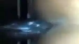 تفحيط مهبلها السمراء الضيق حتى تئن من المتعة