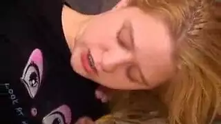 فتيات هاويات يلعبن بأموال الرجال الأغنياء وينتهي بهن مستغلات