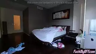 يخاف من الرعدوينام جنب امه وينيجها