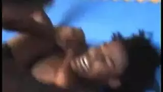 تضع العمال ينيكها