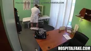 سكس طبيب الجراح اثناء عملية الجراحة