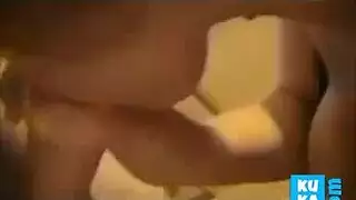 جماع علني لأم ممتلئة: وضعية الكلب وإنهاء على الوجه