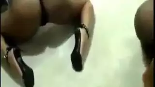 بنت تضرب حلق لزب الولد