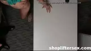 عقاب الاابنه السحاقيه بنيك