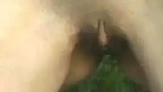 فتاة مفلسة تمص ثم تنكح بقوة في المؤخرة