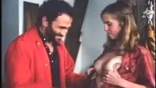 اخ ممخون ينيم صديقة اخته