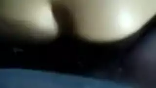 أم ذات مؤخرة كبيرة تتعرض لضرب شرجي خلفي قاس