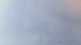 زوجة كوغار مفلسة يشاهد زوجها عشيقها في ثنائي خشن