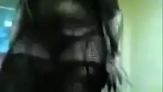 رقصة الفتاة العربية الحارة تنتهي بالقذف داخلها