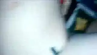 استمناء قوي في الأماكن العامة مع امرأة سمراء مغرية