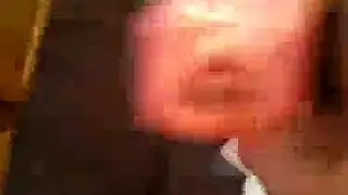 تفريغ الصناديق يتحول إلى نكاح: مهبلان مبللان للبريطانية وجارتها