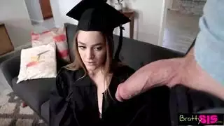 شهوة محرمة أخوة يمارسون الجنس سراً في غرفتهم