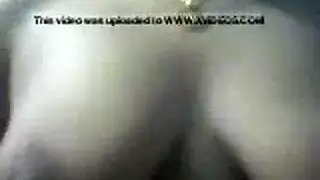 إباحية مصرية إكس إكس إكس: فتاة عربية تتعرى و تتباهى بجسمها المذهل