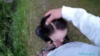 تختنق من الرغبة: مص أليسا الخشن في الشارع والابتلاع