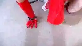 غوص عميق وخشن في فرج محلوق أملس