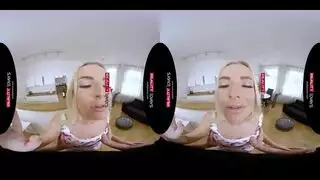 شرج مزدوج لمراهقة شقراء بقضيبين صلبين وضخمين