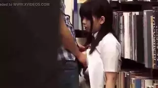 طالبة ذات أثداء كبيرة تتعرض لصفعة خشنة في فيلم بورن تلميذات