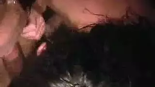 إباحية ريفية قوية: حرث الزائرة المستعدة