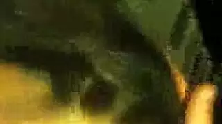 نجمة السكس الهندي كارينا كابور في مشهد جنسي ملتهب