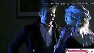 يدخل غرفت النت اخو