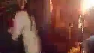 بنت تدخل يدا بكسا حتا يجي لبن