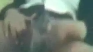 إكس إكس إكس: عربية محجبة تظهر أثداءها الكبيرة لمص قوي