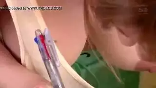 حلمات قابلة للمص على عاهرة مغرية في فيلم إباحي صريح