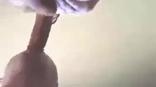 جلسة مص قضيب مثلية صريحة وبلع السائل المنوي