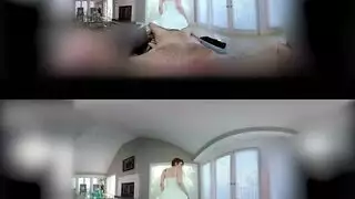 شقراء في الواقع الافتراضي تمص الزب بشدة وتبلع