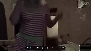 حفلة جنس روسية جامحة مع قذف على الصدر