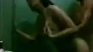 لقاء شقيق في الحمام – بورنو عنيف وجريء