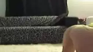 أم عربية مثيرة تثير بثدييها الطبيعيين الممتلئين على الكاميرا