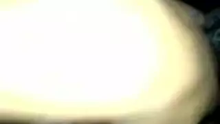 عاهرة مصرية متلهفة تتعرض لجماع حلق بزب حبيبها الضخم