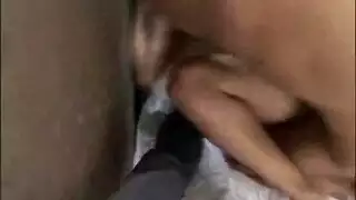 سمراء صدرها صغير تحب تبادل البصق والجنس الخشن