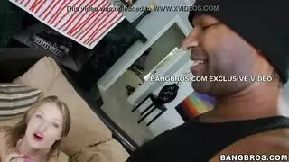 أشعر بالفضول لأشعر بذلك القضيب الأسود الضخم داخلي بعمق