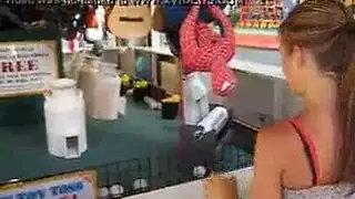 خيال الجنس الجماعي: ثلاث عاهرات وزوجان يتشاركون في الأعضاء الذكرية