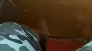 رحلة الشقراء الجامحة: جنس صريح قبل تدليكها