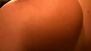 ليلة زفاف جماعية: العروس ووصيفاتها في علاقة جنسية جماعية صريحة