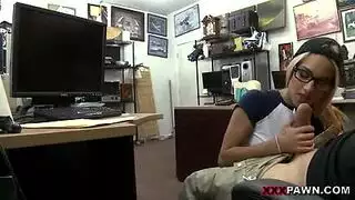 مضاجعة عنيفة حتى تصل إلى الصراخ