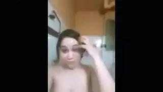 رانيا الشرهة يتم تدمير مهبلها الضيق بزبير أسود كبير