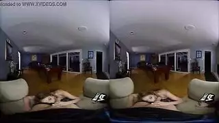 عاهرة سودانية تحصل على ثقوبها ممزقة