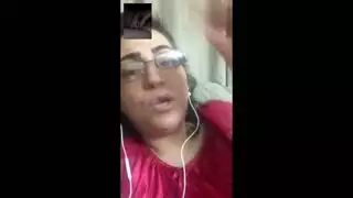 مشهد بورن منفرد: فتيات تستمني بدلعبة جنسية وتئنّ بصوت عالٍ