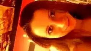 مص متسبب في القيء: الحلق مليء بالسائل المنوي